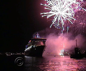 QM2 with Farewell Pireworks